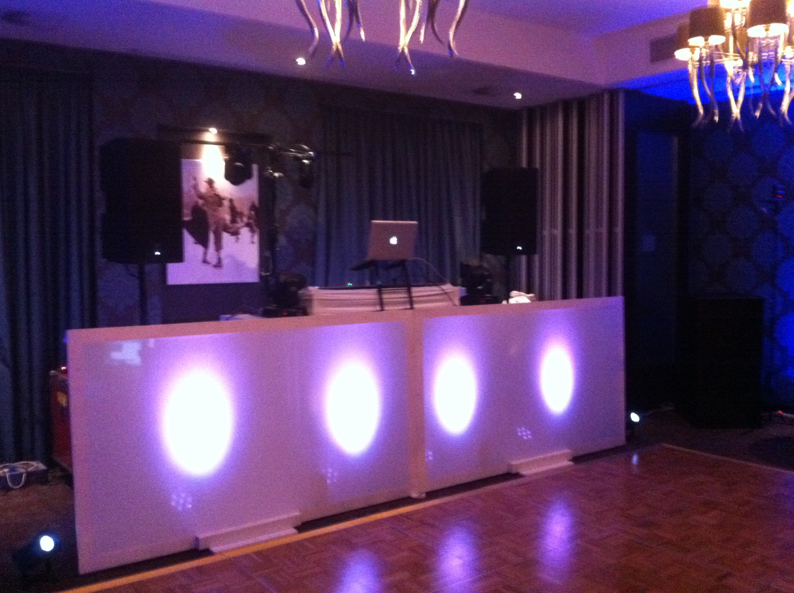DJ Booth Strak Dubbel
