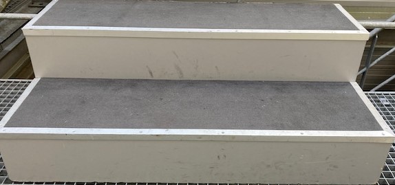 podiumtrap 40 cm hoog